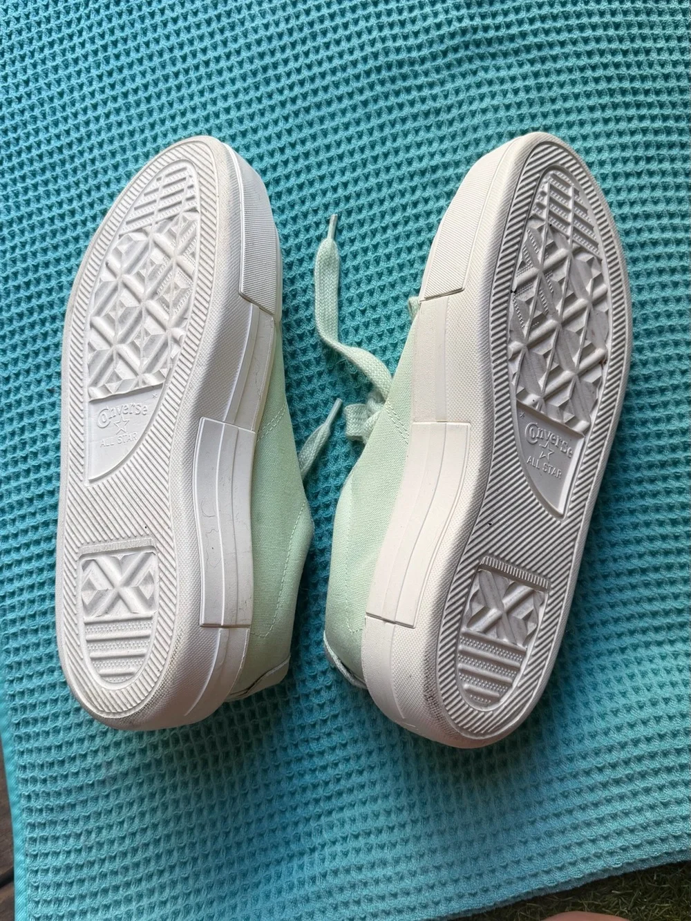 Converse women’s Mint Green Low-Top Sneakers